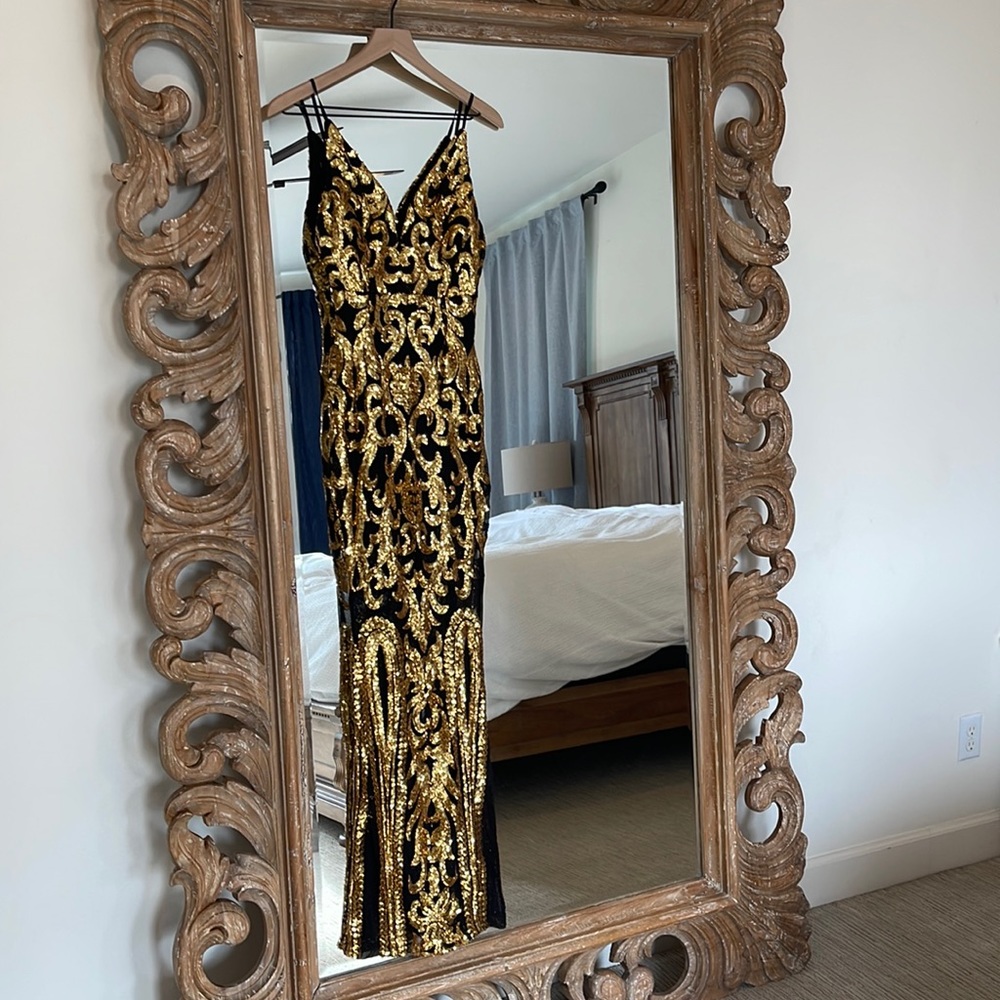 Incredible Black and Gold Gown!